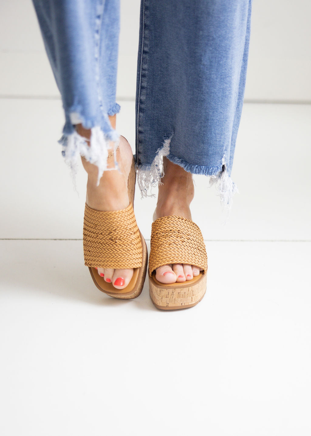 Earnest Platform Sandals