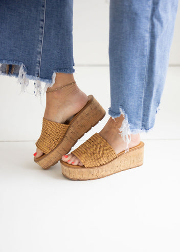 Earnest Platform Sandals