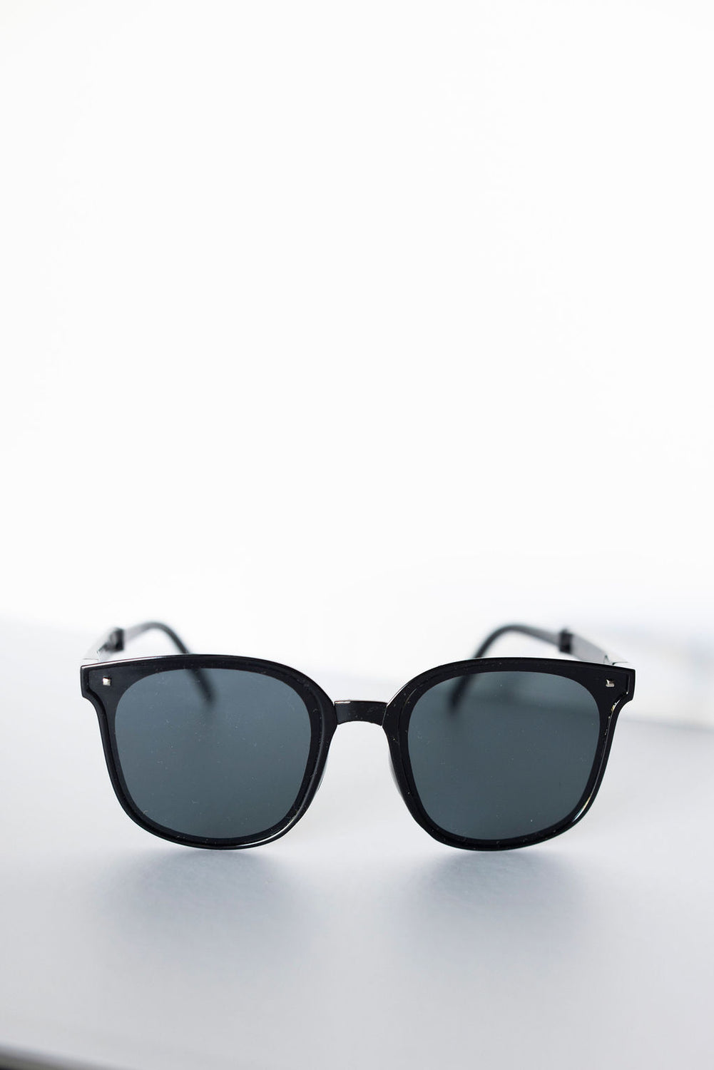 Dezi Oversized Retro Sunglasses