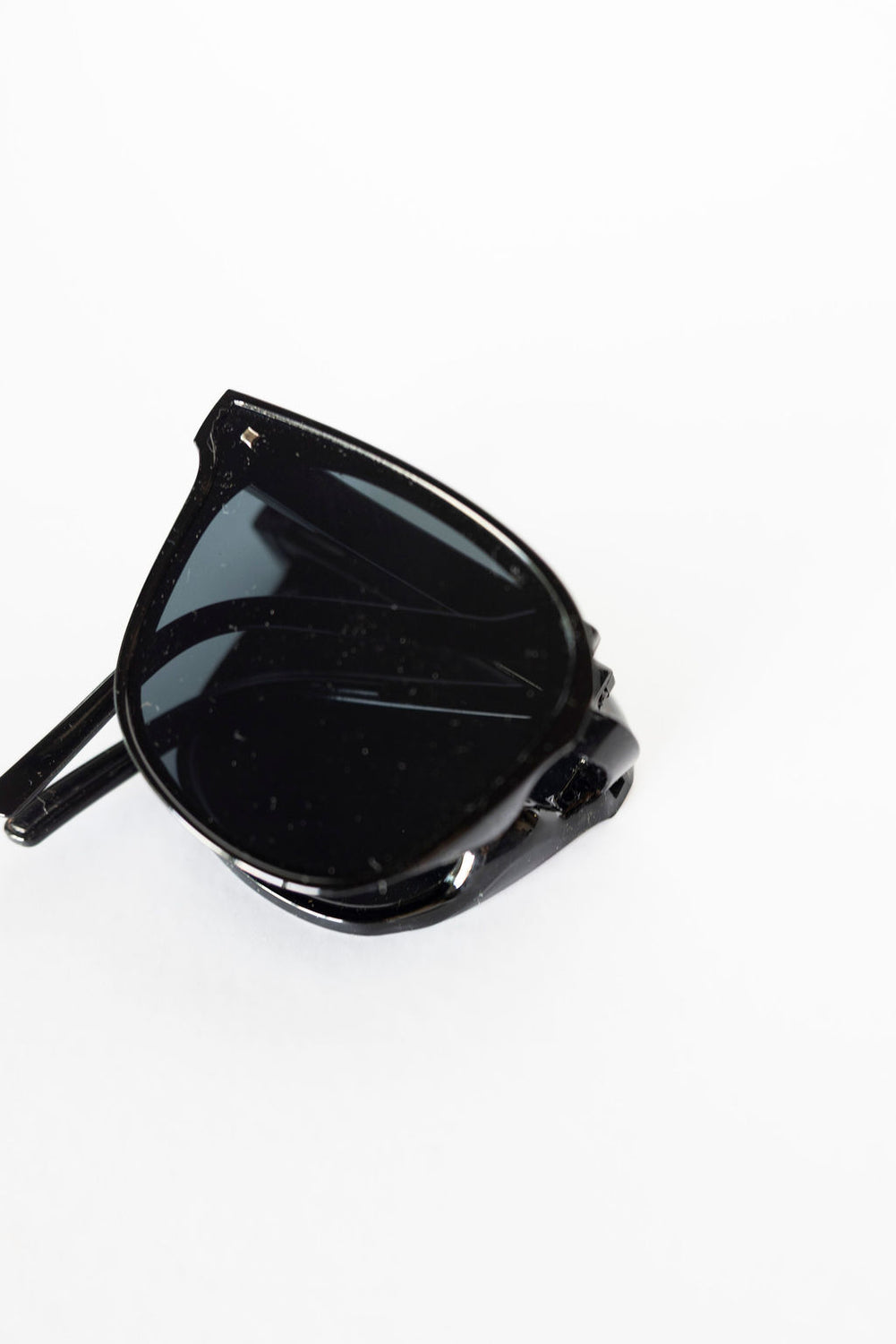 Dezi Oversized Retro Sunglasses