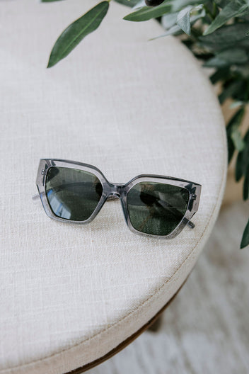 Very Vogue Cat Eye Sunglasses