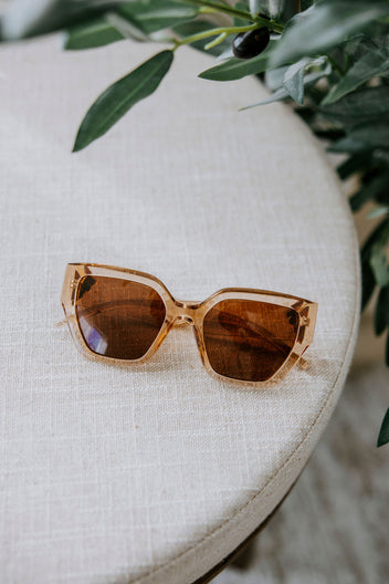 Very Vogue Cat Eye Sunglasses