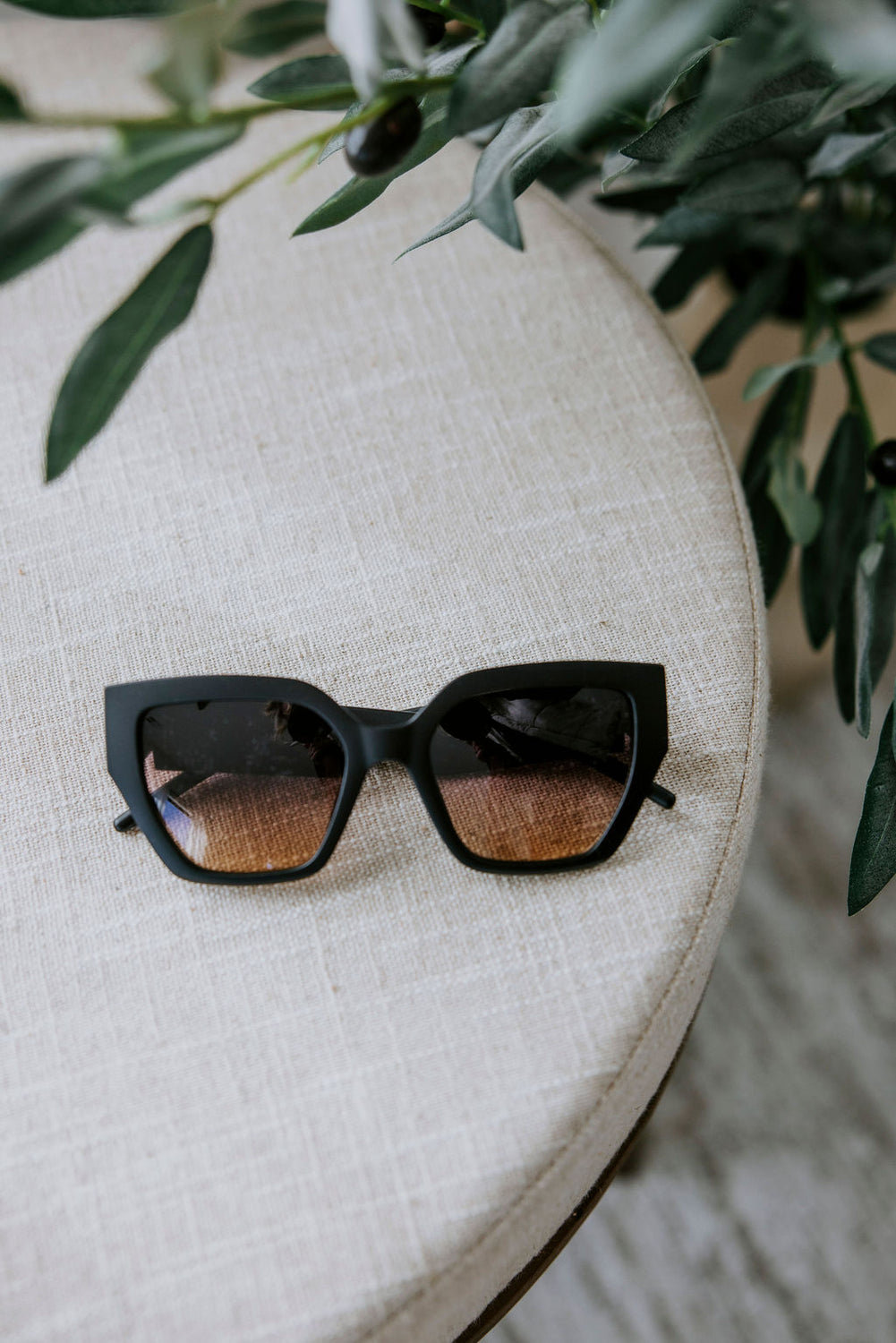 Very Vogue Cat Eye Sunglasses