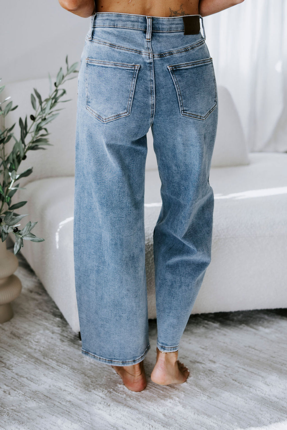 Larkin Saige Barrel Jean