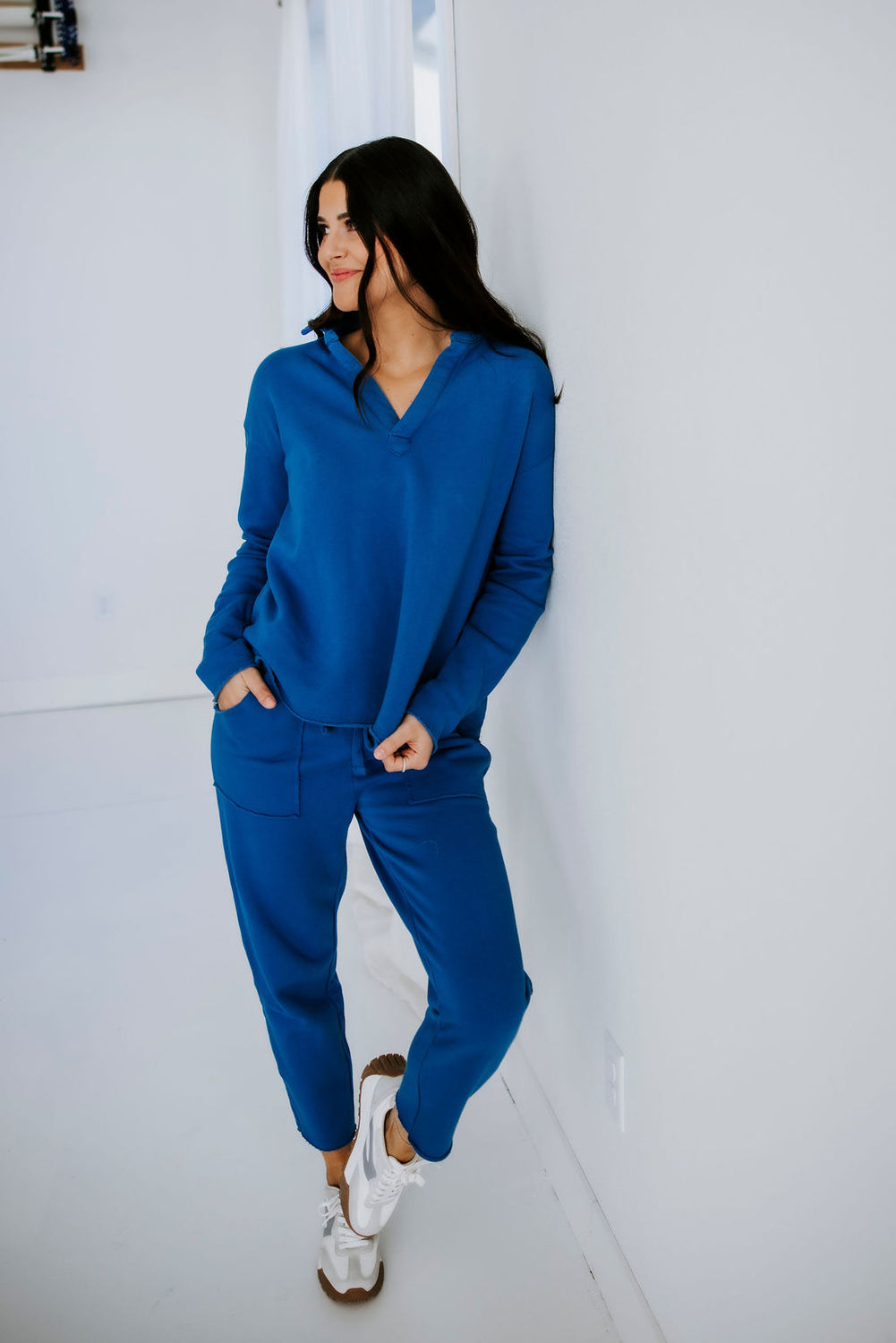 Chelie V-Neck Pullover