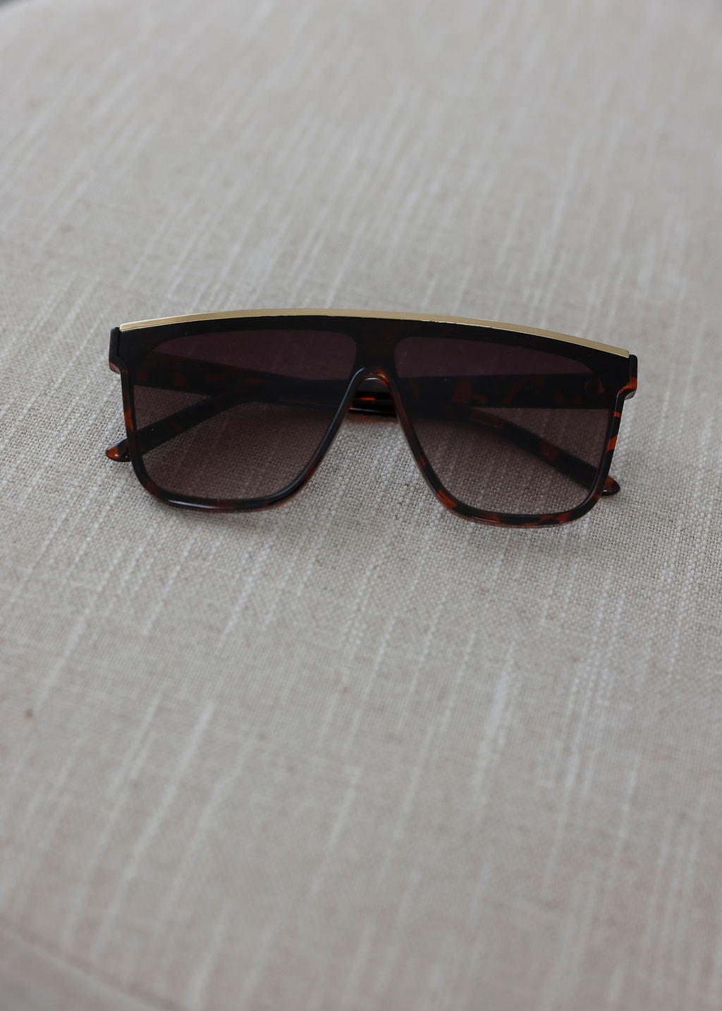 image of Leo Square Sunglasses