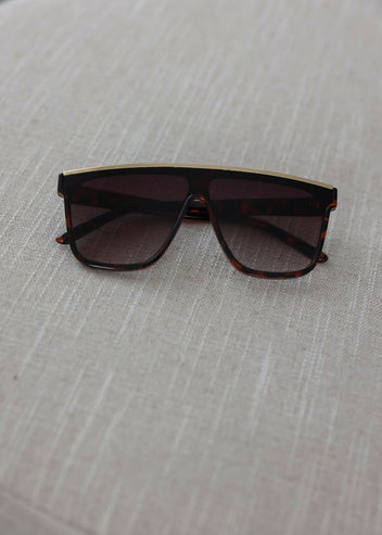 Leo Square Sunglasses