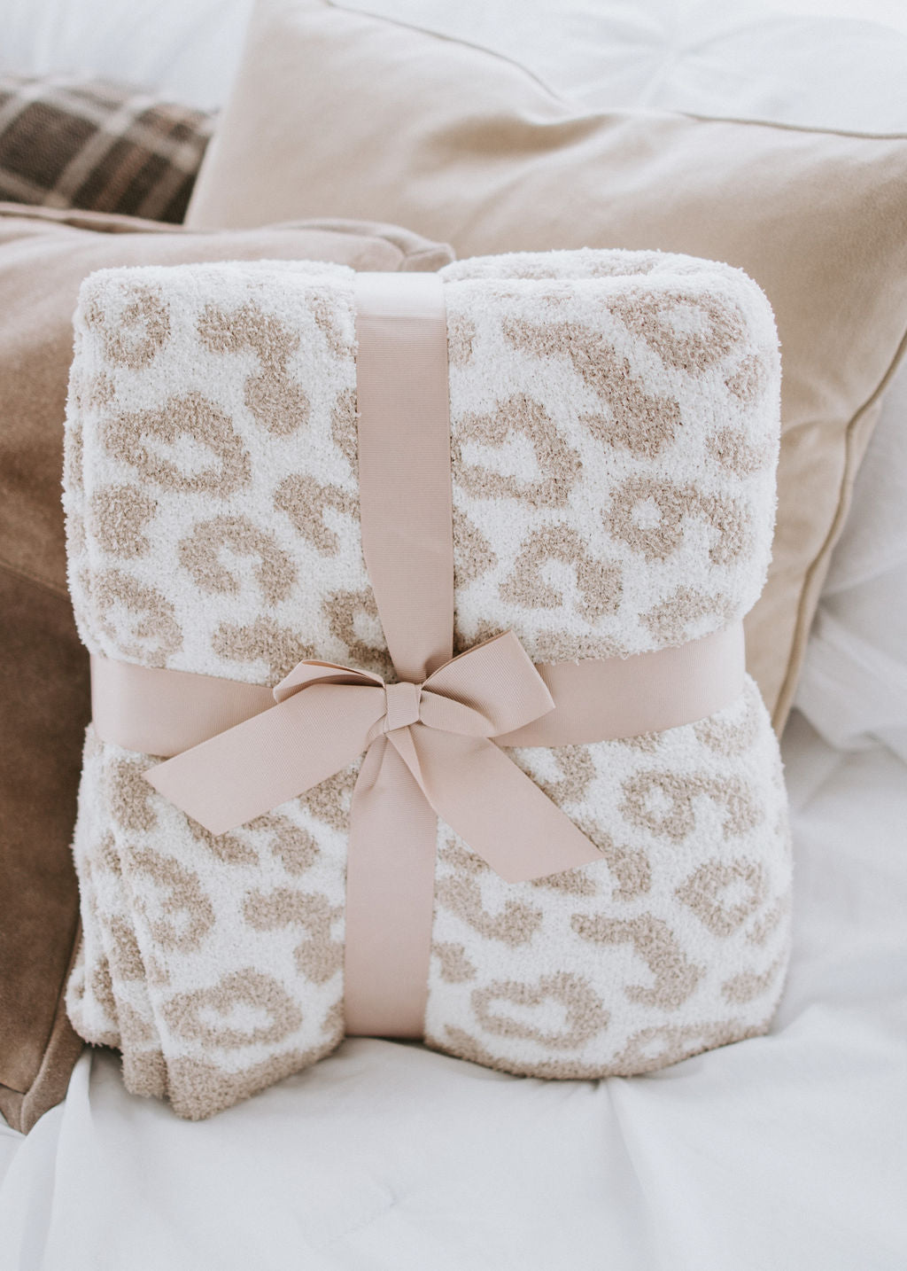 image of Leopard Print Cozy Blanket
