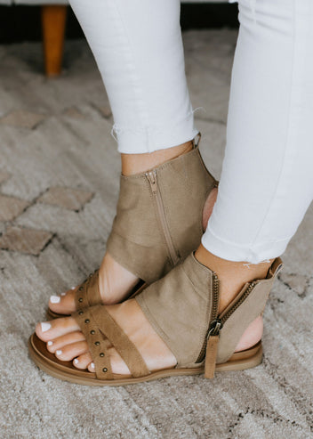 Celeste Sandal