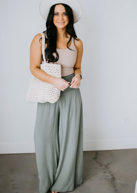 Go with The Flow Palazzo Pants Size Small Med Lg Lea Bandeau Top Size One  Sz Worn by @sheshedatsme Click link in bio to shop #datenight | Instagram
