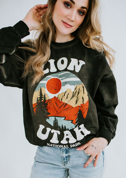 Zion Utah Graphic Sweatshirt