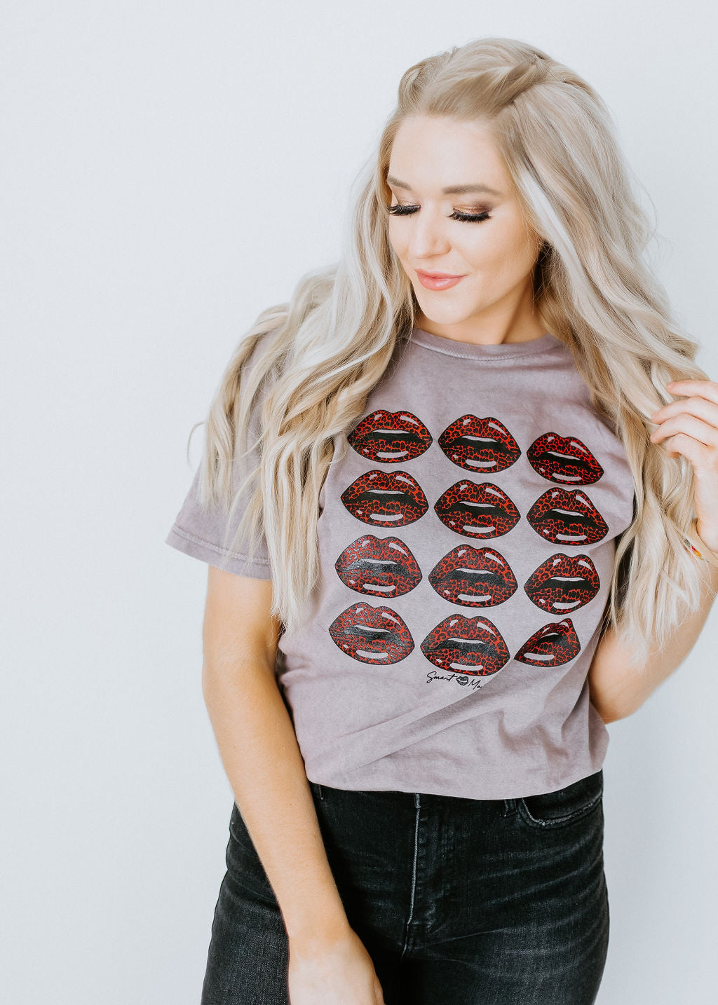 Kiss Me Leopard Print Graphic Tee