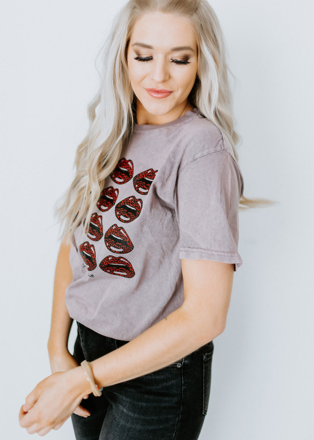 Kiss Me Leopard Print Graphic Tee