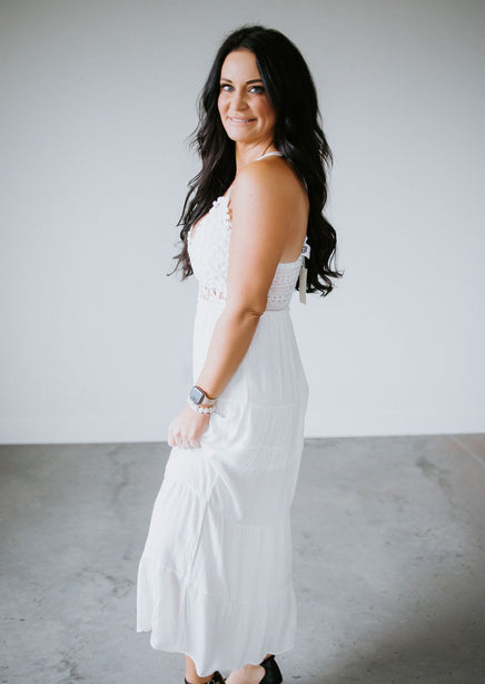 Keegan Lace Crochet Maxi Dress | Lauriebelles Keegan Lace Crochet Maxi Dress | Lauriebelles