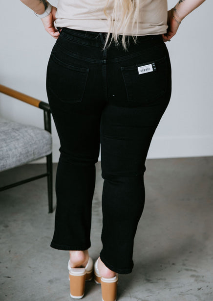 Curvy Avery Straight Jeans