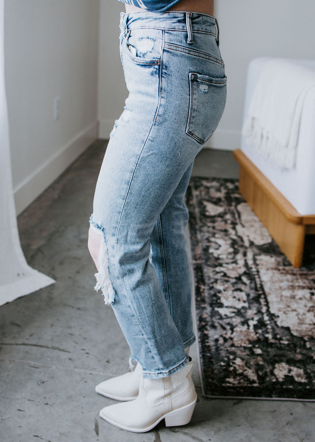 Flo Distressed Straight Jeans