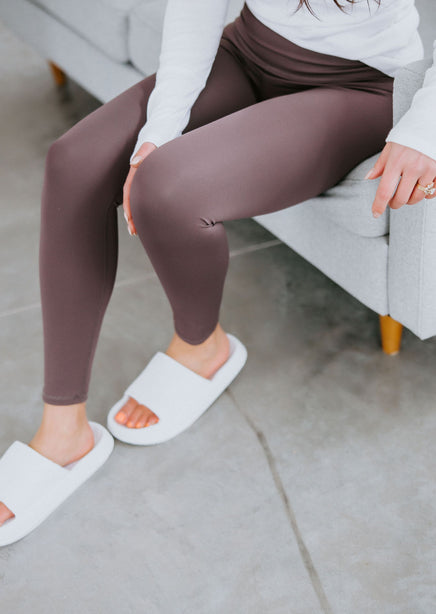 Upbeat Energy Glossy Leggings – Lauriebelles